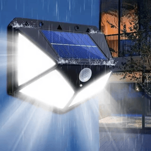 Solar-powered outdoor light operating in rainy weather